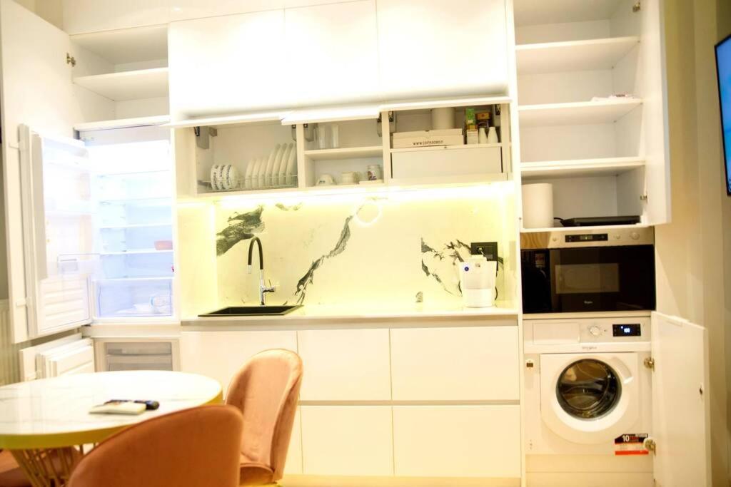 Ecostay-Serenity,Business Class Apartment By The Sea In Alimos Kalamaki Athènes Extérieur photo